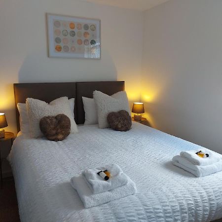 Lovely 1-Bedroom Condo With Parking On Premises Minworth Exterior foto