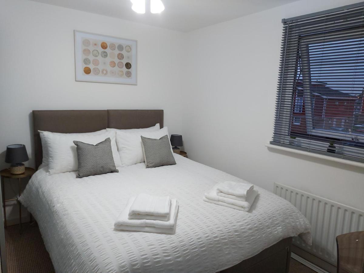 Lovely 1-Bedroom Condo With Parking On Premises Minworth Exterior foto