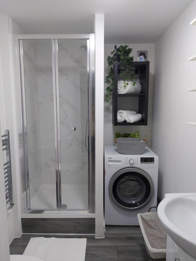 Lovely 1-Bedroom Condo With Parking On Premises Minworth Exterior foto