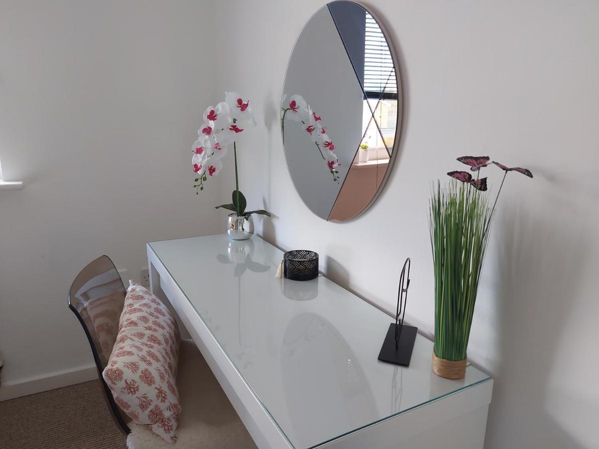 Lovely 1-Bedroom Condo With Parking On Premises Minworth Exterior foto