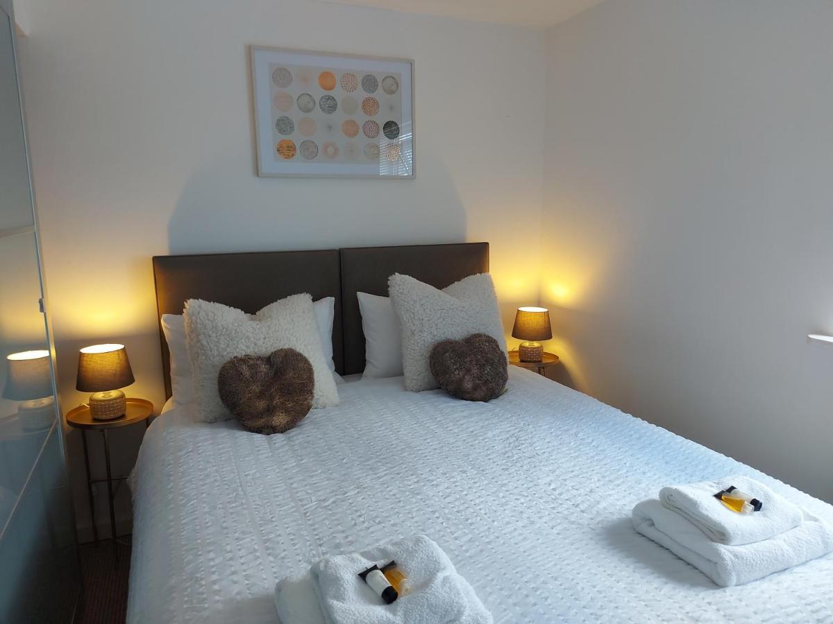 Lovely 1-Bedroom Condo With Parking On Premises Minworth Exterior foto